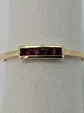 Natural Ruby ring in 14kt Yellow Gold